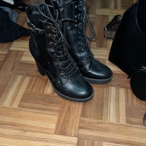 Black heel boots nice and shiny